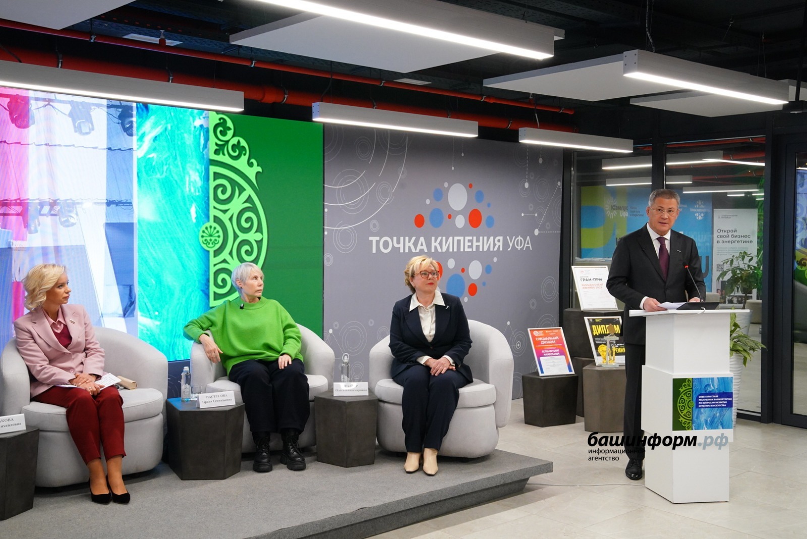 Олег Яровиков