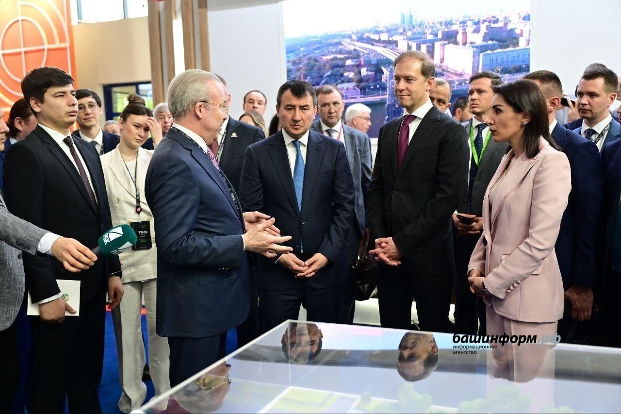 Денис Мантуров оценил промпотенциал Башкирии на выставке «Иннопром» в Ташкенте