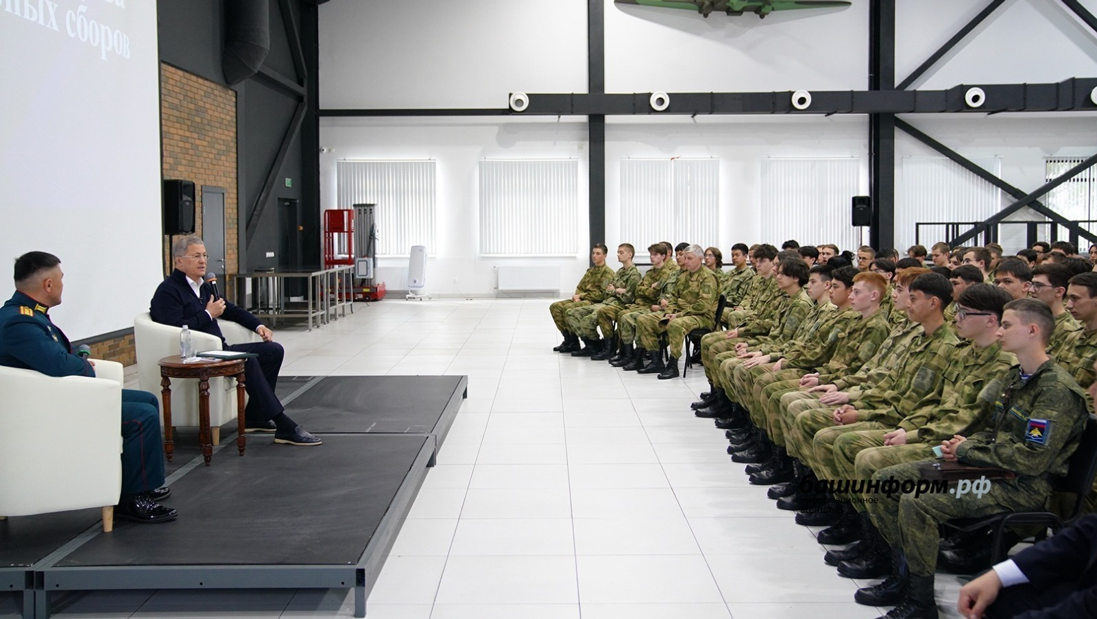 Олег Яровиков