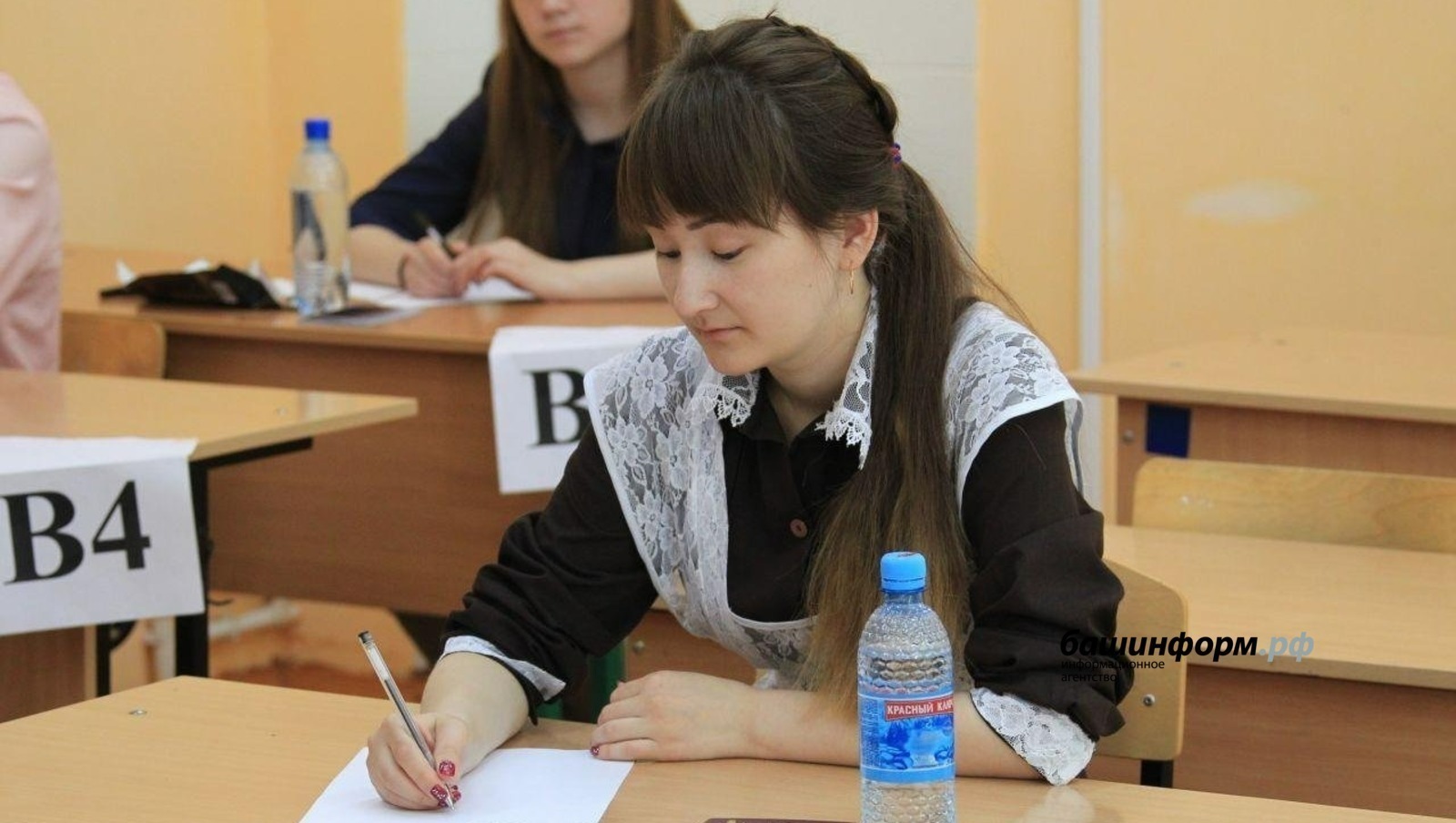 Выпускникам российских школ разрешат пересдавать ЕГЭ по одному предмету на выбор