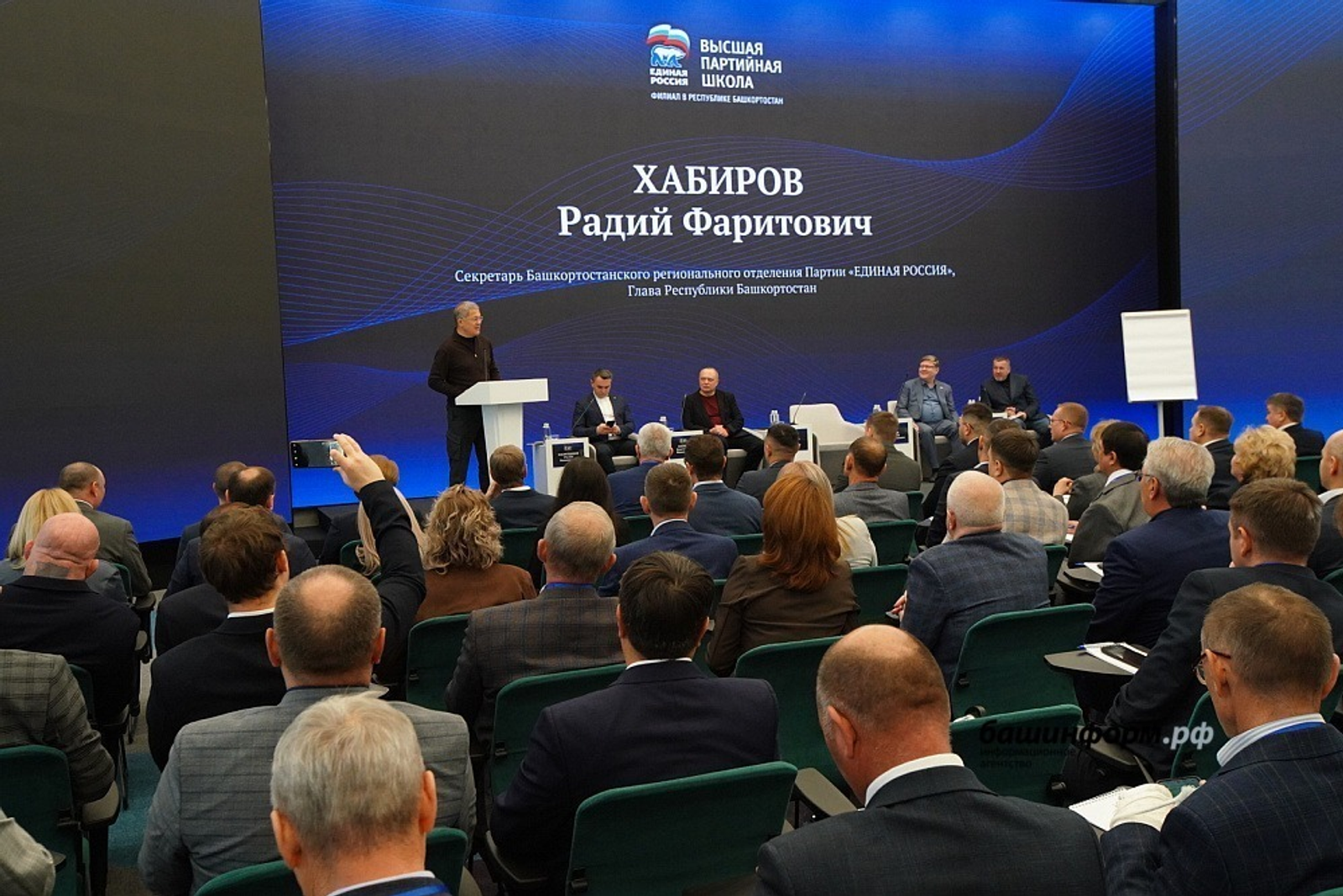 Олег Яровиков