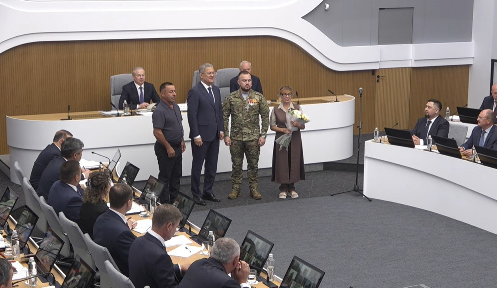 скриншот трансляции оперативного совещания правительства РБ