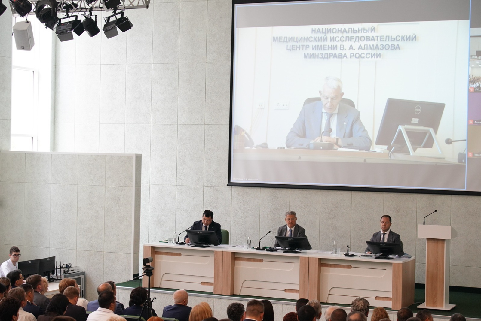 Олег Яровиков