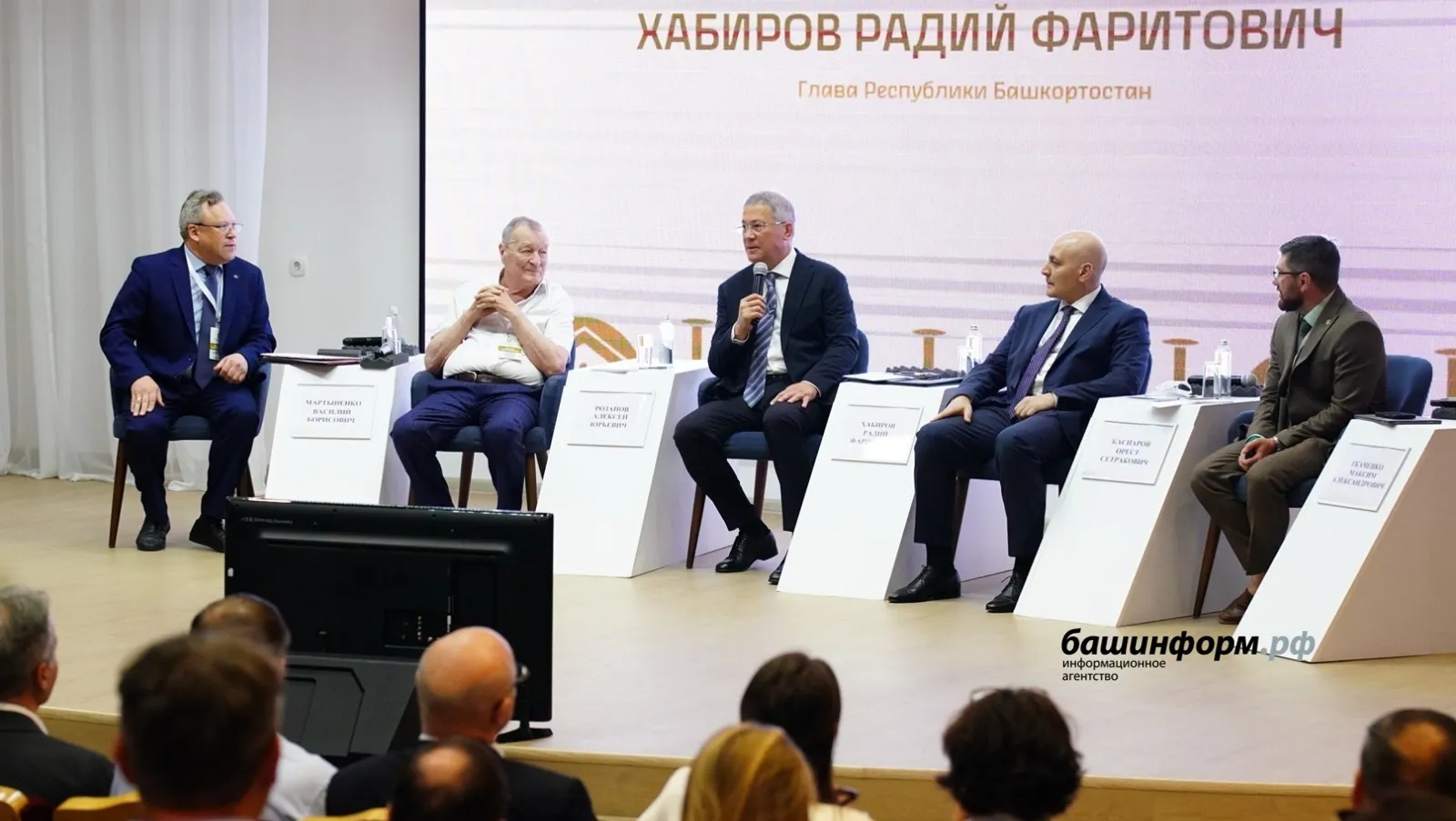 Олег Яровиков