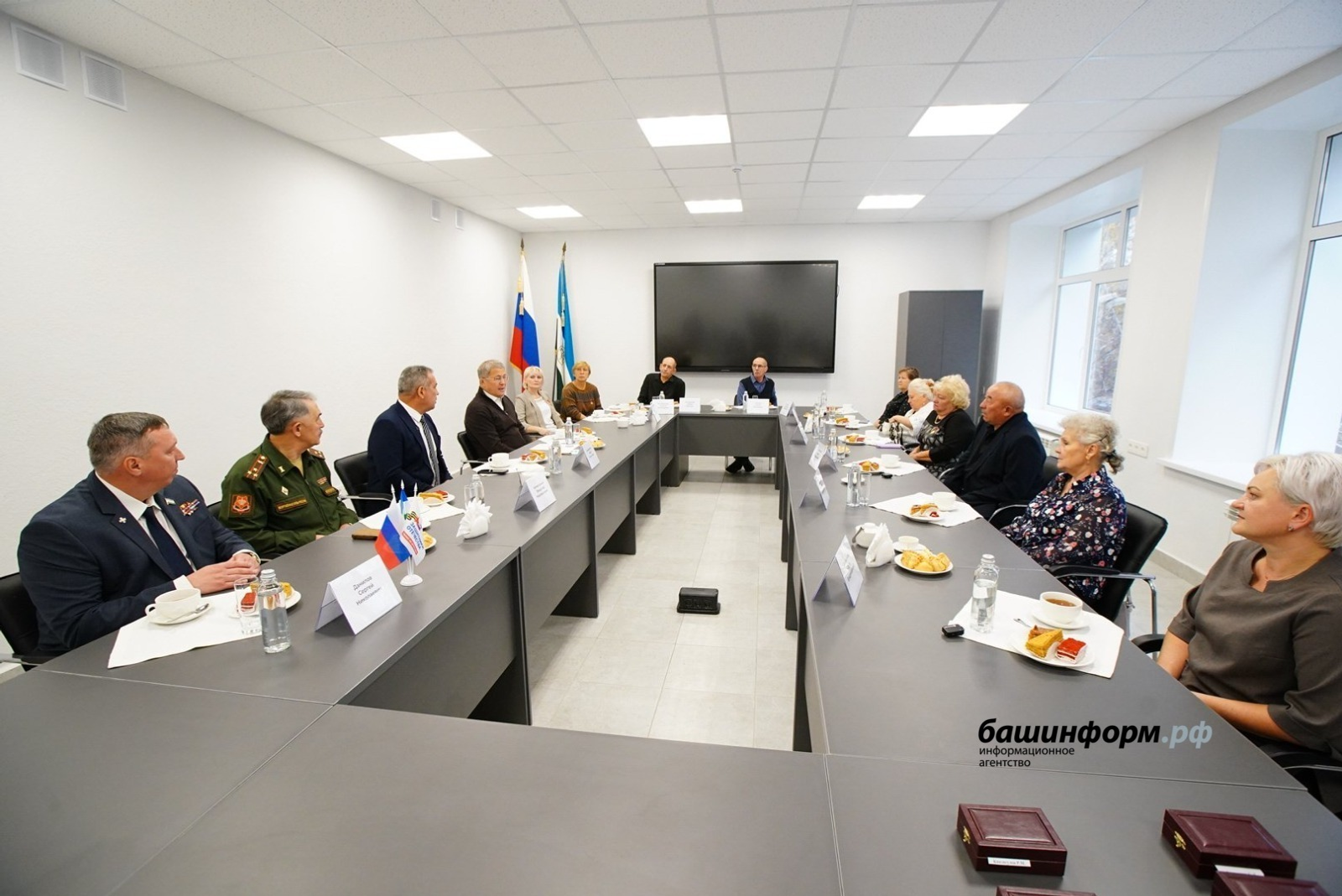 Олег Яровиков