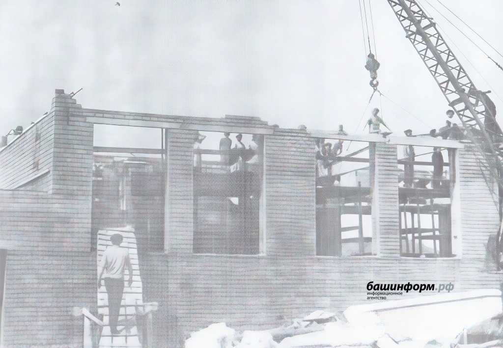 Фарит Барыевич Хабиров на строительстве школы